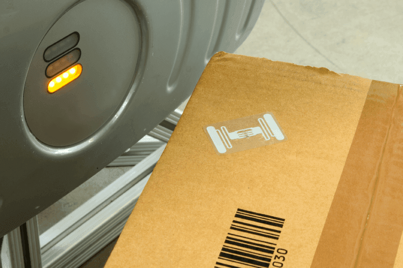 Como as TAGs se comunicam com os leitores RFID?